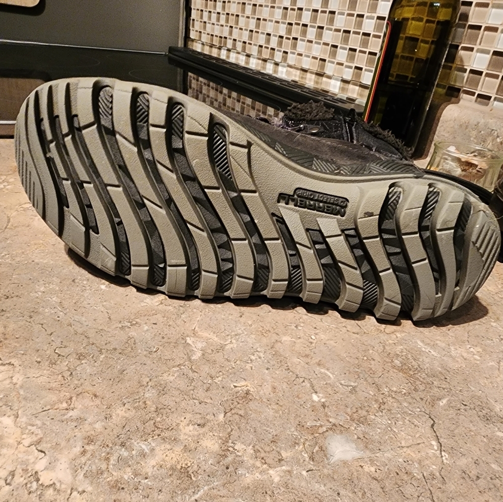 Winter Boots - Picture 2 of 2